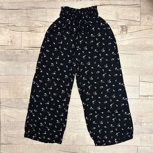 Hollister Ultra High Rise Black Floral Cottagecore Wide Leg Ruched Pants XS